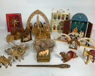 Nativity Sets Wood Carved Figures Animals and Mini Displays