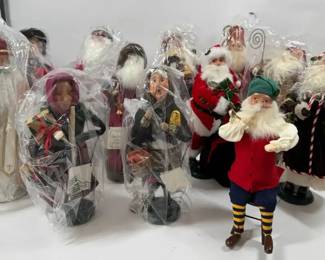 Byers Choice LTD Carolers Christmas Santa And Friends