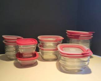 Rubbermaid Glass Storage