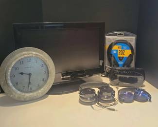 Samsung 19 TV, Model  LN19B360C5D, Headphones  More