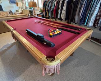 Oak Pool Table, Accessories