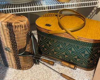 Vintage Wine, Picnic Baskets