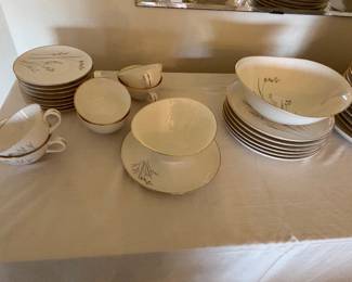 Serving Pieces, Cups/Saucers