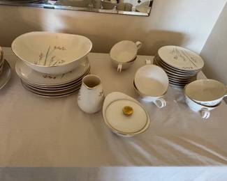 Serving Pieces, Cups/Saucers