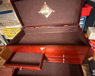 Elegant Tool or Jewelry Box-Felt lined