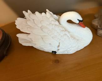 Decorative swan