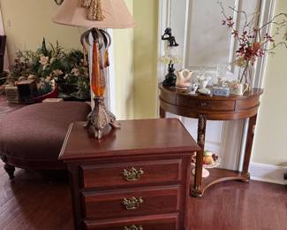 $75 Nightstand Approx W25" H26" 16"