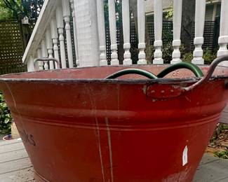 Large oval tub for icing drinks, etc.