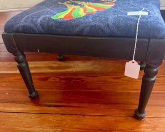 Is footstool one word or two: foot stool?