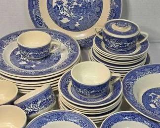 42 Piece Set Blue Willow Dish Set.