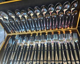Cased set of plated