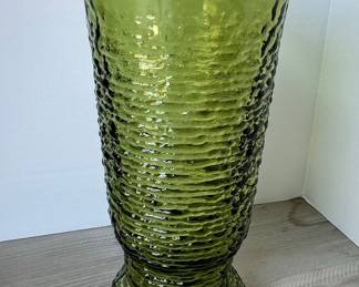 Anchor Hocking Soreno Avocado Green Textured Glass Vase