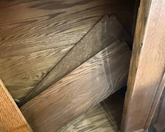 Quarter-sawn Oak Display Cabinet