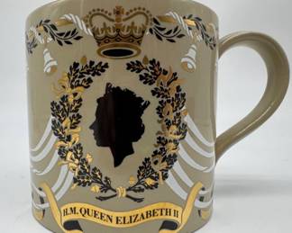 Wedgwood commemorative mug for Queen Elizabeth and Prince Philip's 1972 25th wedding anniversary
