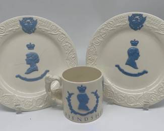 Wedgwood commemorative King George VI and Queen Elizabeth 1939 plates and mug