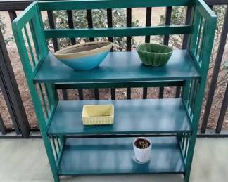 Patio 3Tiered Wooden Shelving Unit With Decor