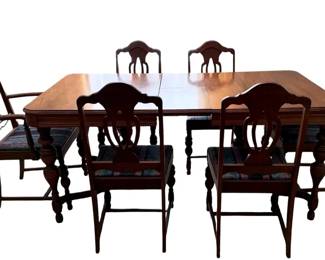 Jefferson Woodworking Company Dining Table And Chairs