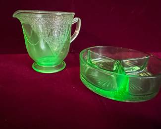 006 Vintage Uranium Creamer And Divided Relish Dish