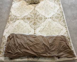 King Size Comforter, Bed Skirt, Shams  Accent Pillows In Cream  Gold