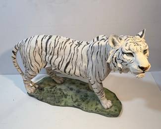 Star Sales Co. White Tiger Figurine