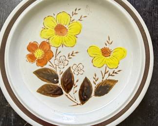 Design Four Stoneware "Sundance" Plate