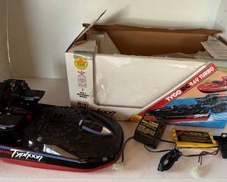 Tyco RC 9.6V Turbo Mini Typhoon Hovercraft