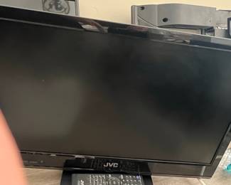 JVC LT-22DE72 22" Class LCD TV/DVD Combo
