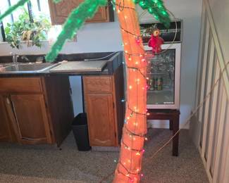 Light up palm tree