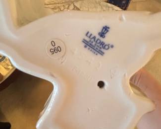 Lladro Angels Choir Porcelain Figurine second image