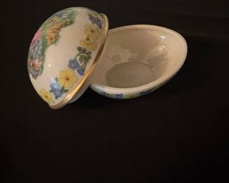 Easter Limited Edition Porcelain Egg Trinket Box third image