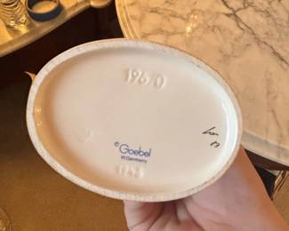 Hummel Telling Her Secret Figurine second image