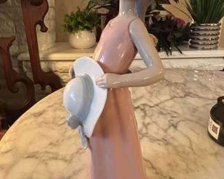 Lladro DAISA Porcelain Figurine Girl with Hat second image