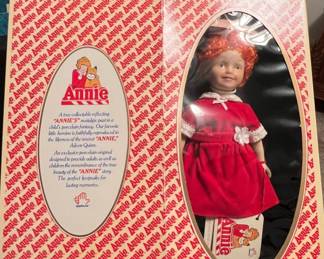 Vintage Little Orphan Annie Porcelain Doll by Applause fourth image