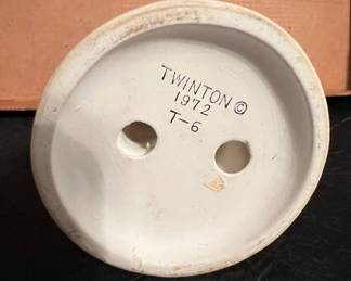 Twinton Girl with Lollipop Figurine second image