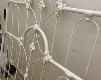 Antique brass white full size headfoot boards with side rails