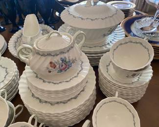 Royal Doulton China, Chelsea Rose 74 pcs, 