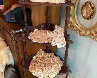 Corner Mahogany whatnot shelf