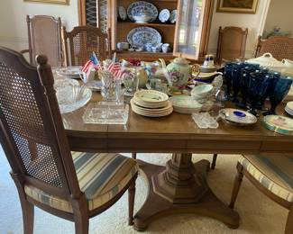 Mid Century Round to Oval Pecan Table, 3 leaves, 6 chairs, The Rockwood Collection by Weiman