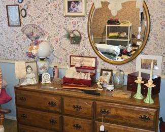 Nice vintage dresser