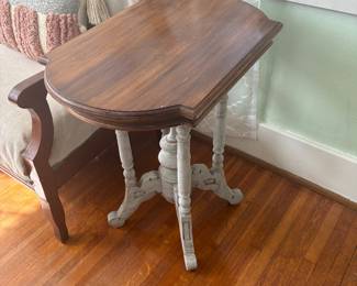 side table, vintage look