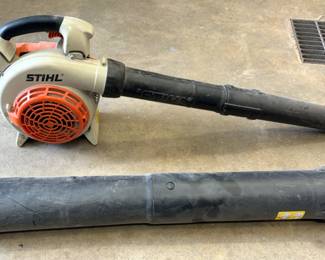 Sthil SH 86C Gas Powered Shredder/Vacuum With 2 Attachments