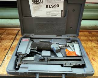 Senco SLS20 Pneumatic Staple Gun, In Hard Case