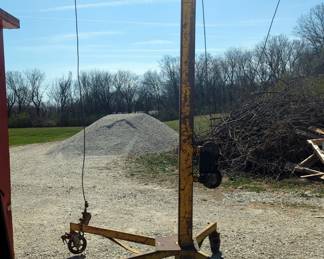 Sumner Roustabout, Model Z-250, Load Limit 2000 Lbs, Height Limit 25', On Castors 