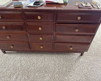 Stag Minstrel 8-drawer chest of drawers