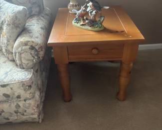 Broyhill living room furniture