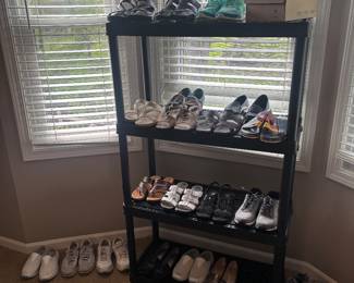 Women’s shoes size 6