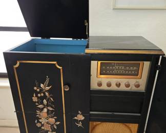 Oriental cabinet phonograph