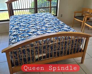Queen spindle bed