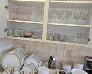 Corelle bakeware, many pcs glassware sets