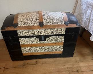 Antique Steamer Trunk 